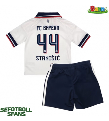 Bayern Munich Josip Stanisic #44 Bortaställ Barn 2026-27 Kortärmad (+ Korta byxor)